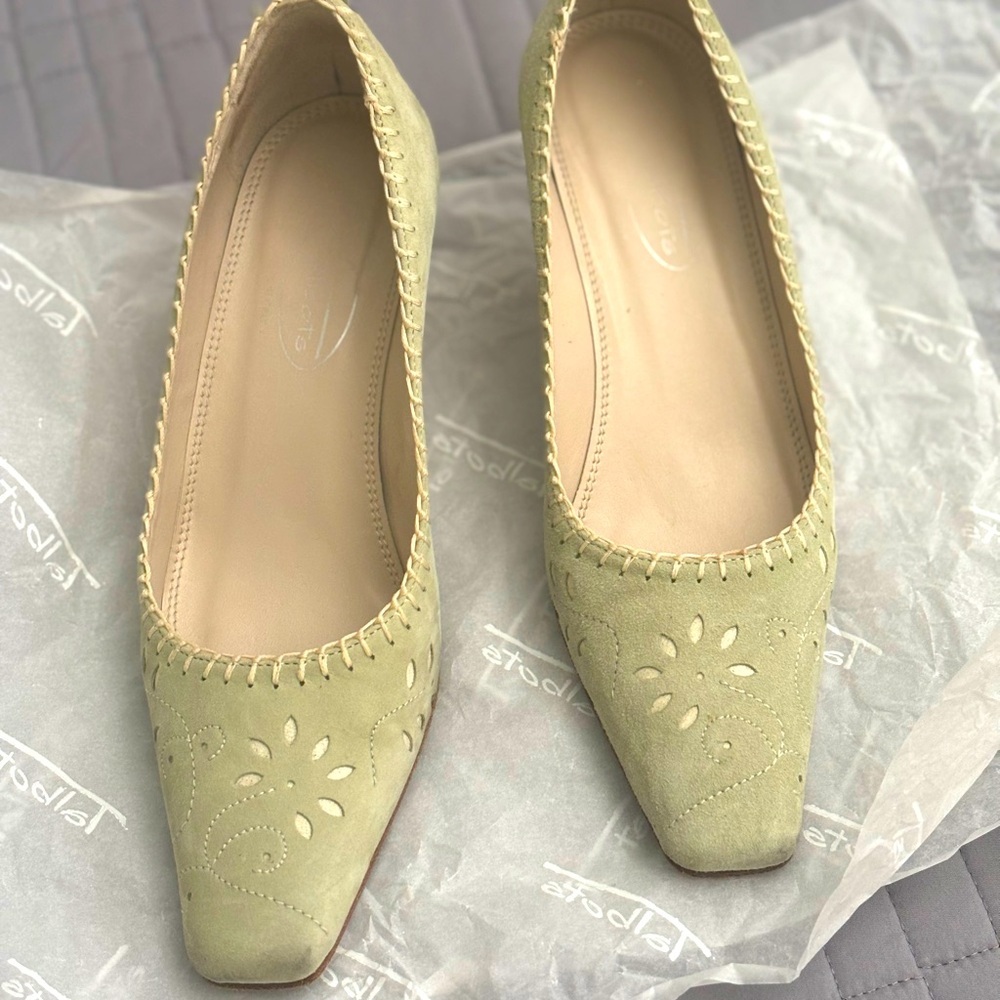 Beautiful Talbots suede shoes!